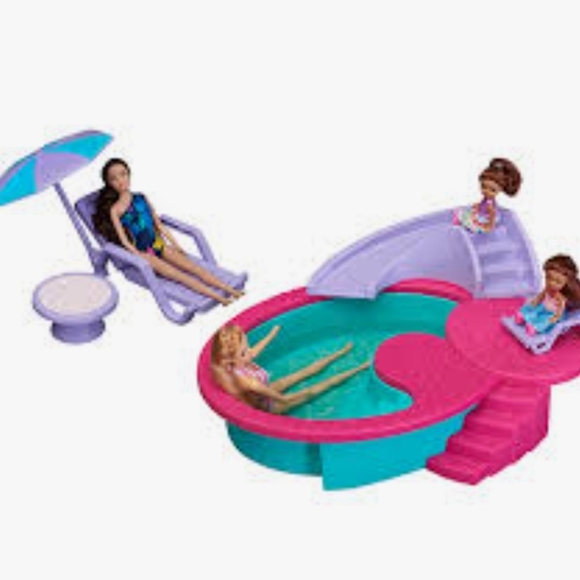Pool Party Set by Fashion Doll - Picture 2 of 10